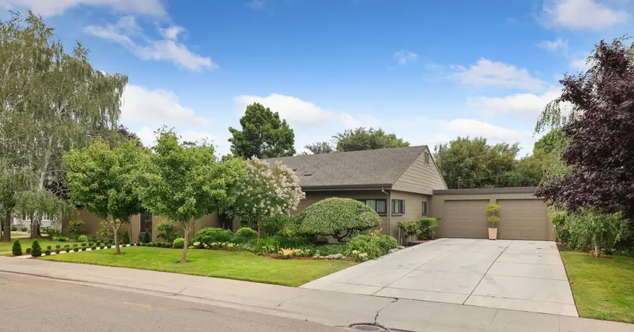 1174 Oxford Way, Stockton, CA 95204 - #2