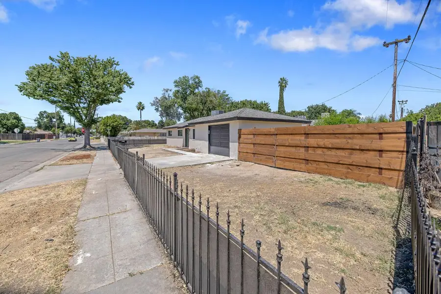 2673 S Bardell Avenue, Fresno, CA 93706 - #2
