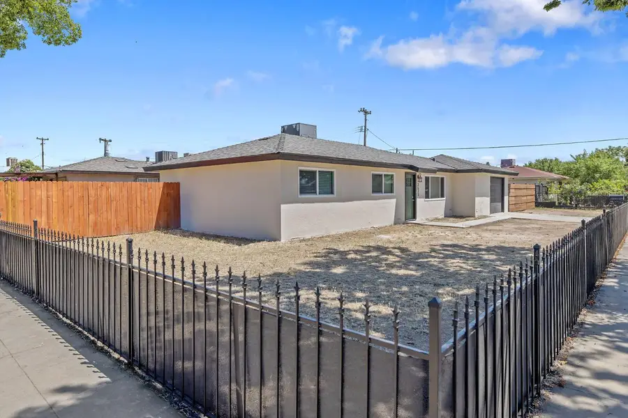 2673 S Bardell Avenue, Fresno, CA 93706 - #3