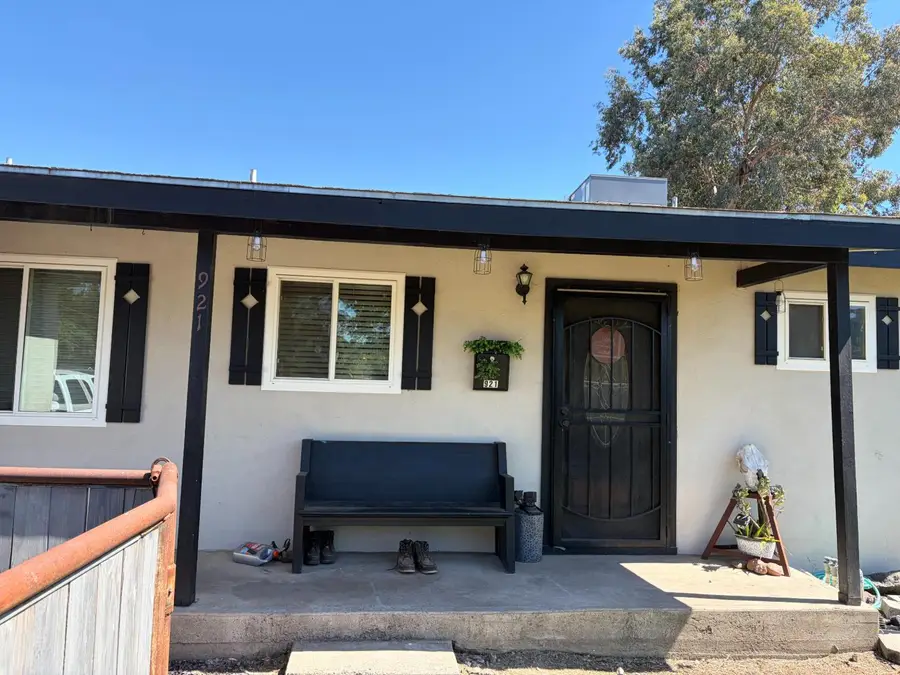 921 E E Street, Oakdale, CA 95361 - #3
