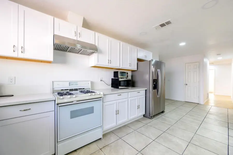 114 Decathlon Circle, Sacramento, CA 95823 - #2