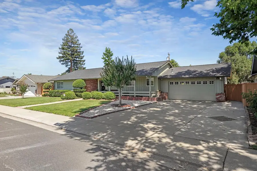 15 W Robinhood Drive, Stockton, CA 95207 - #2