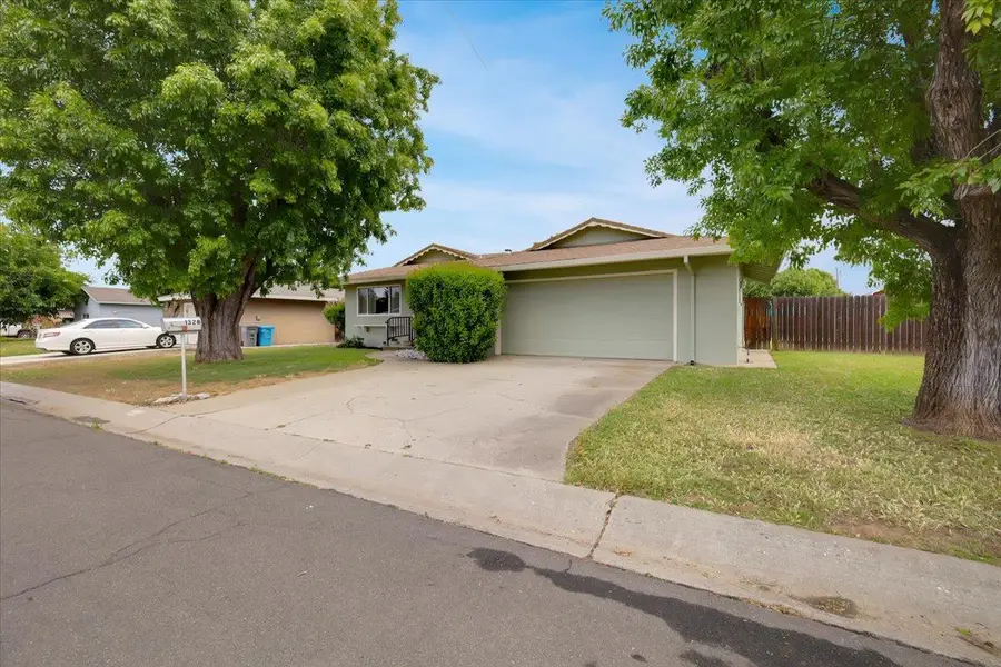 1328 Crest Drive, Yuba City, CA 95993 - #2