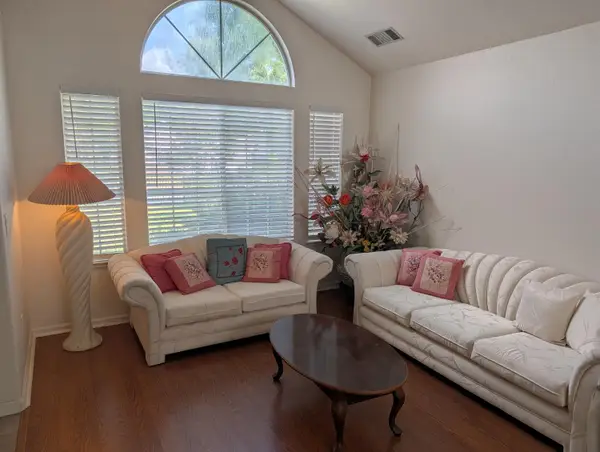 5031 Shady Leaf Way, Sacramento, CA 95838