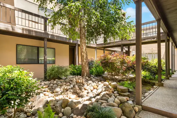 863 E Woodside Lane #9, Sacramento, CA 95825