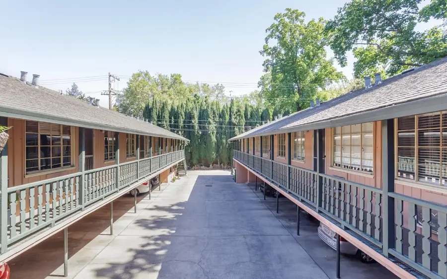 2323 H Street, Sacramento, CA 95816 - #3