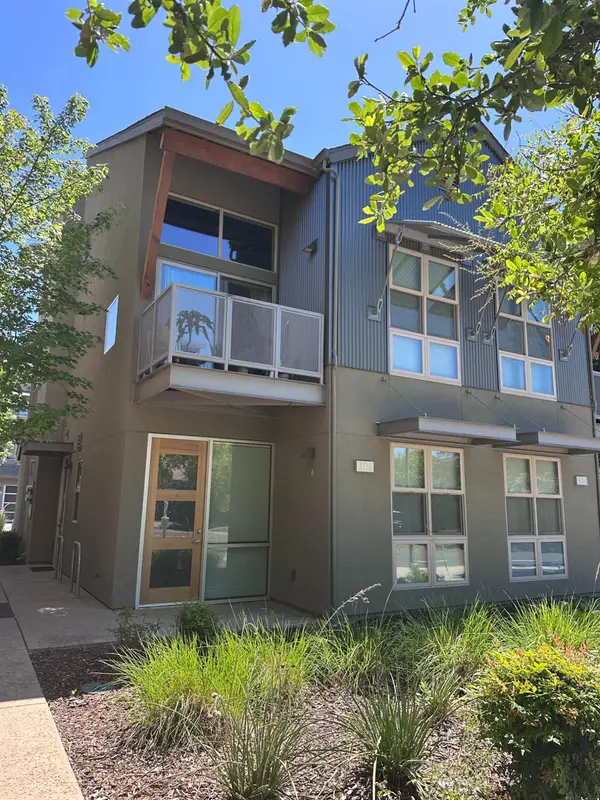 2736 5th Street, Davis, CA 95618