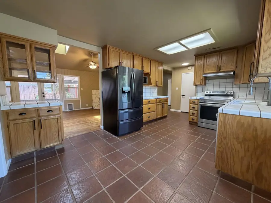 1128 Multnomah Drive, Modesto, CA 95350 - #3