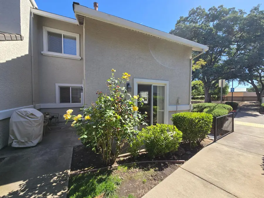 672 Shasta Oaks Circle, Roseville, CA 95678 - #3