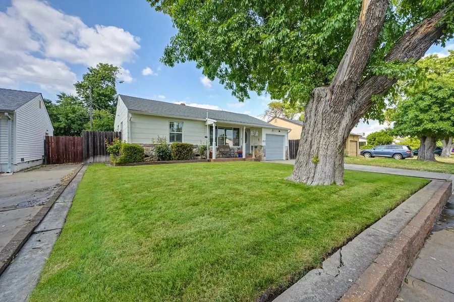 6039 Mcmahon Drive, Sacramento, CA 95824 - #3