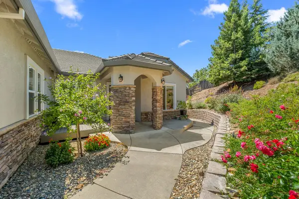 553 Crazy Horse Court, Cameron Park, CA 95682