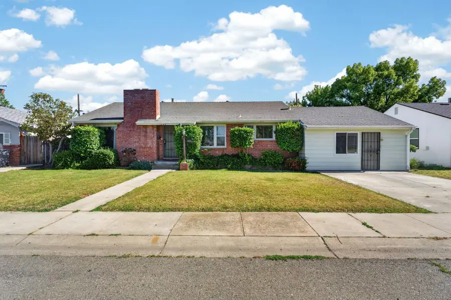 1028 B Street, Yuba City, CA 95991 - #2