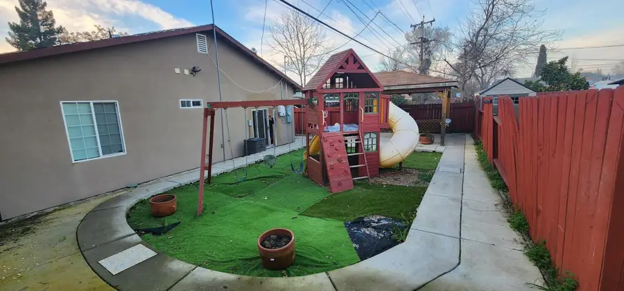 881 Douglas Street, West Sacramento, CA 95605 - #2