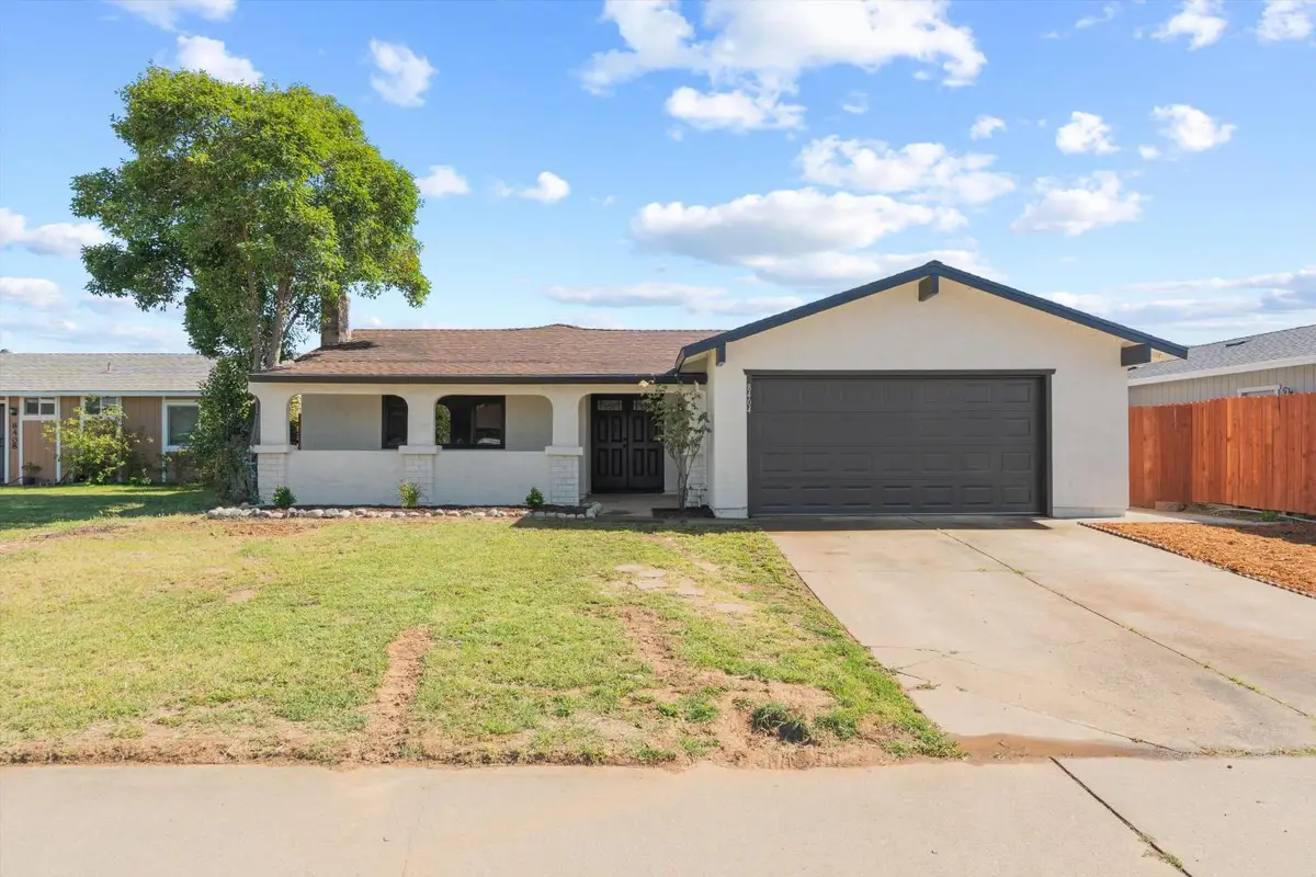 8404 Sunrise Woods Way, Sacramento, CA 95828 - #1