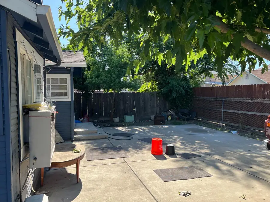 2033 S Madison Street, Stockton, CA 95206 - #3