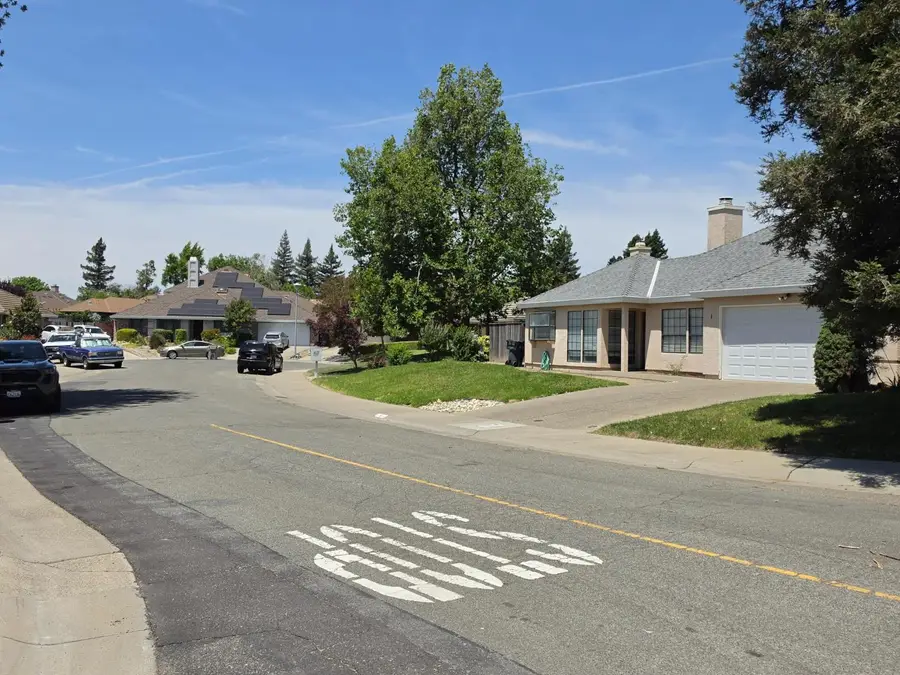 1 Sandhill Ct, Sacramento, CA 95831 - #3