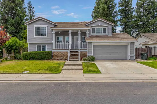 7003 Royal Links Drive, Riverbank, CA 95367