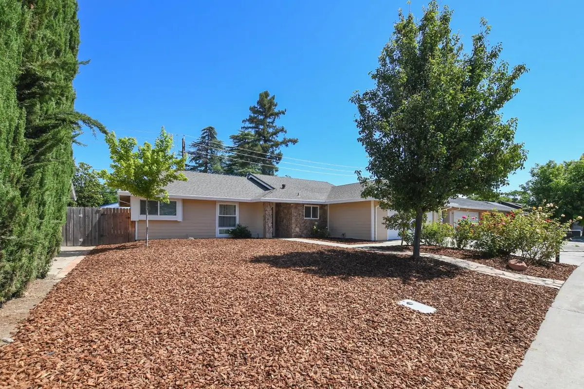 24 W Clover Street, Woodland, CA 95695 - #1