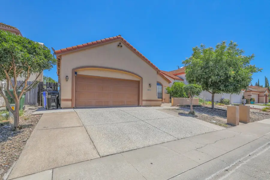 9063 Old Creek Drive, Elk Grove, CA 95758 - #3