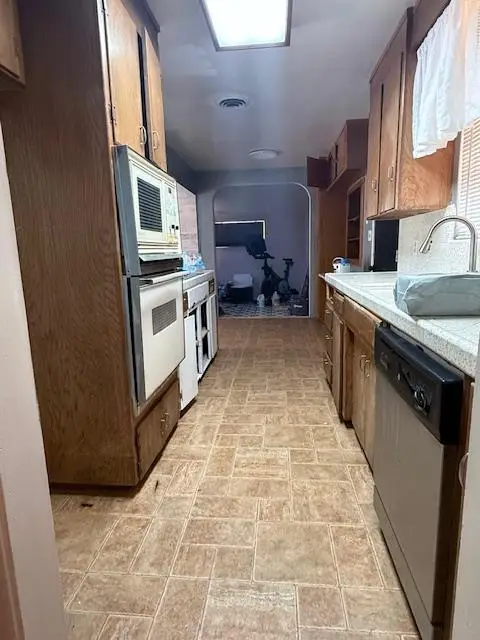 5325 Finsbury Avenue, Sacramento, CA 95841 - #2