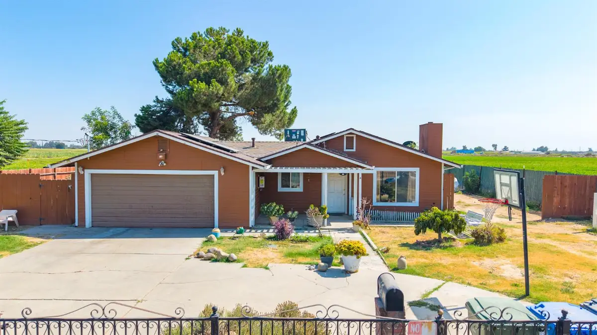 822 E Glenwood, Turlock, CA 95380 - #1