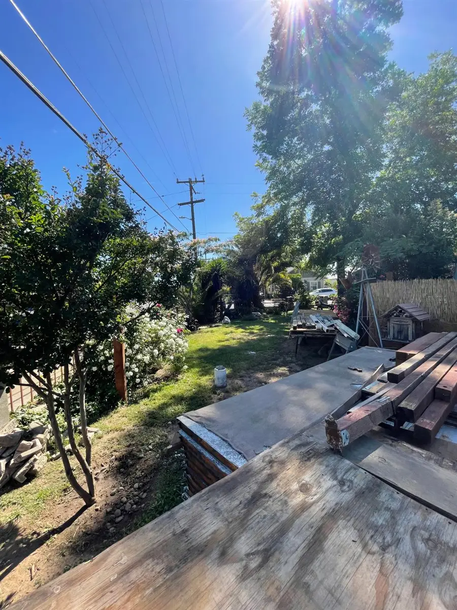 812 E H Street, Oakdale, CA 95351 - #2
