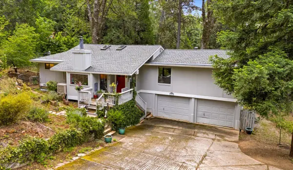 12669 Greenfields Way, Grass Valley, CA 95945