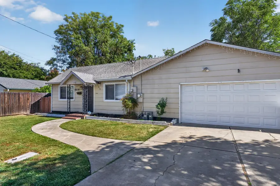 218 Plane Ave, Woodland, CA 95695 - #3