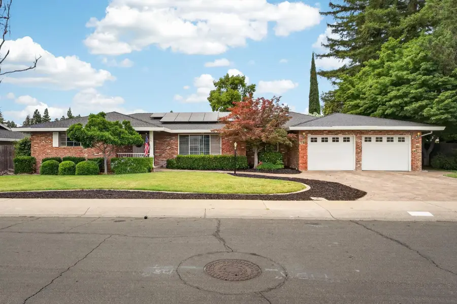725 Sherwood Drive, Yuba City, CA 95991 - #2