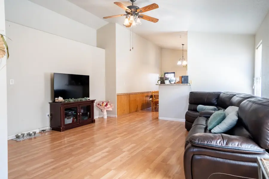 1089 La Mesa Street, Escalon, CA 95320 - #2
