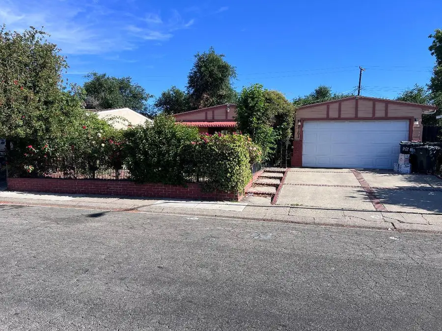 5161 Mckellar Avenue, Sacramento, CA 95824 - #2