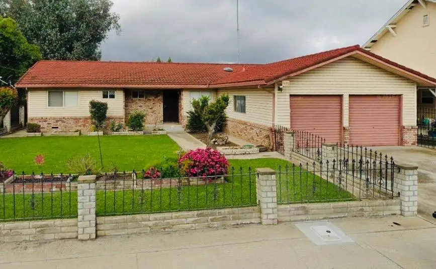1633 Walnut, Escalon, CA 95320 - #1