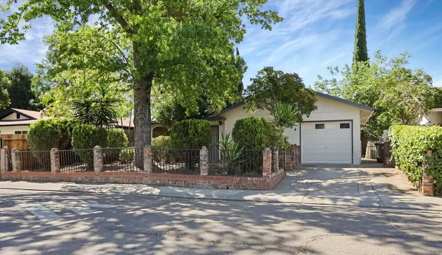 2044 Del Rio Drive, Stockton, CA 95204 - #2