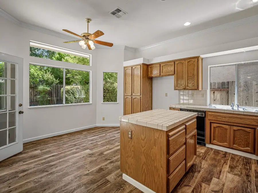 9677 Soaring Oaks Drive, Elk Grove, CA 95758 - #3