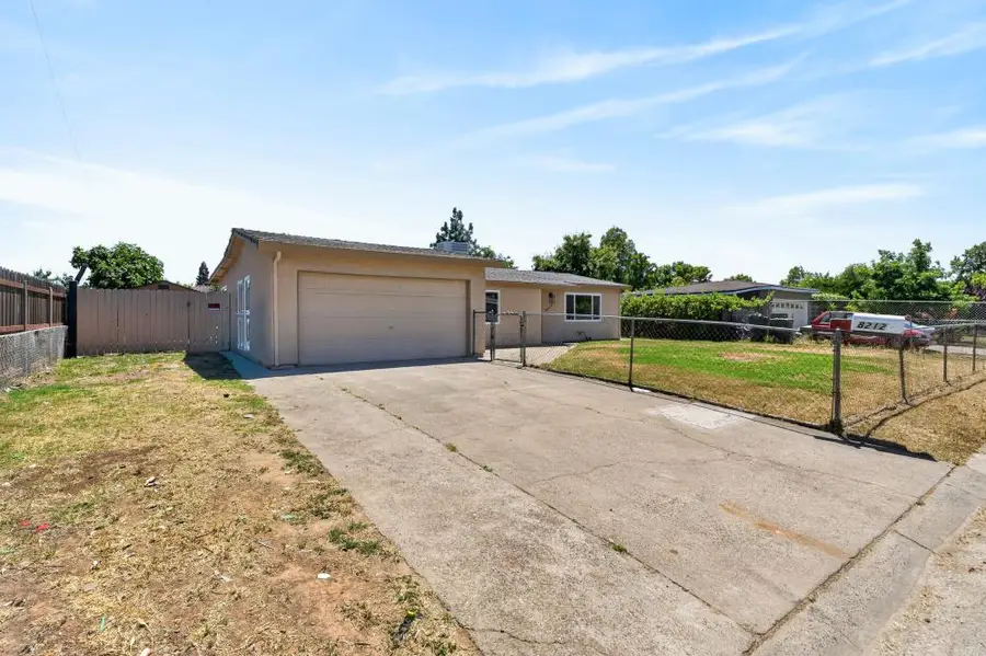 8212 Bruns Way, Sacramento, CA 95828 - #2