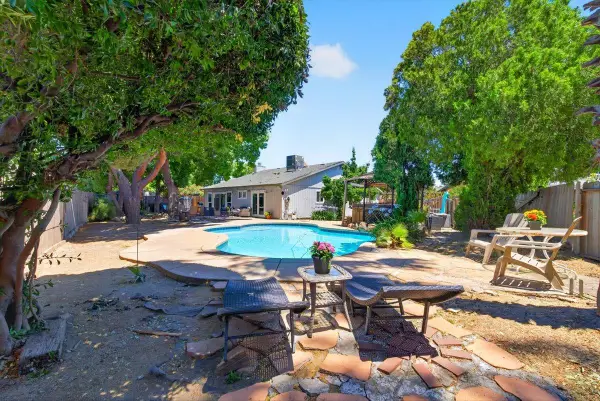 10 Tananger Court, Sacramento, CA 95833