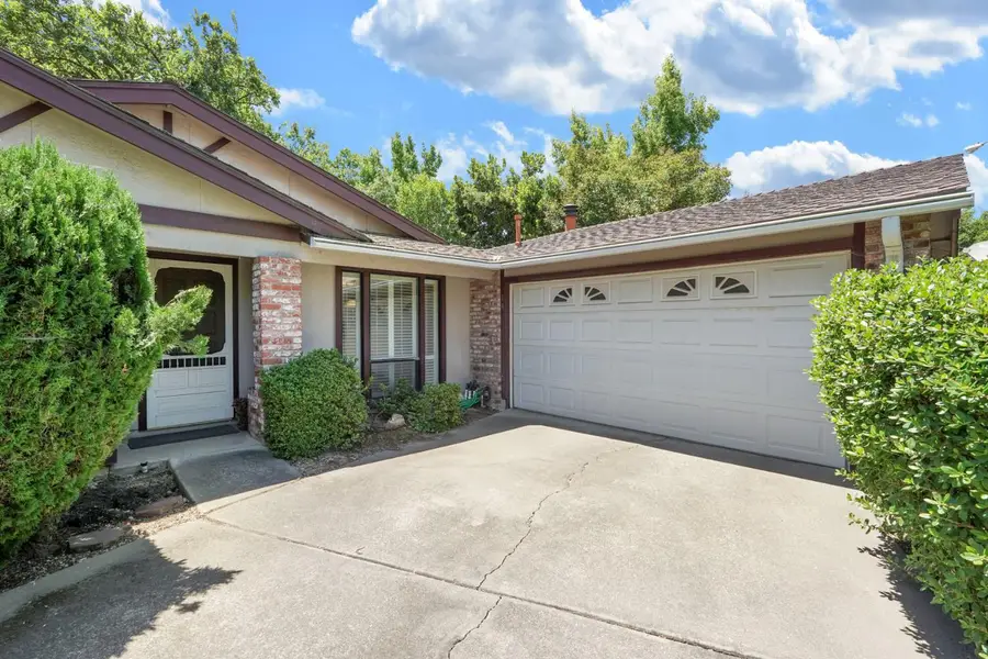 14 Honey Bee Court, Sacramento, CA 95826 - #3