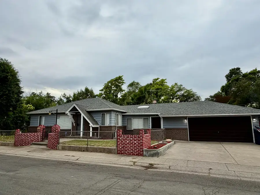 2201 Edgewater Road, Sacramento, CA 95815 - #2