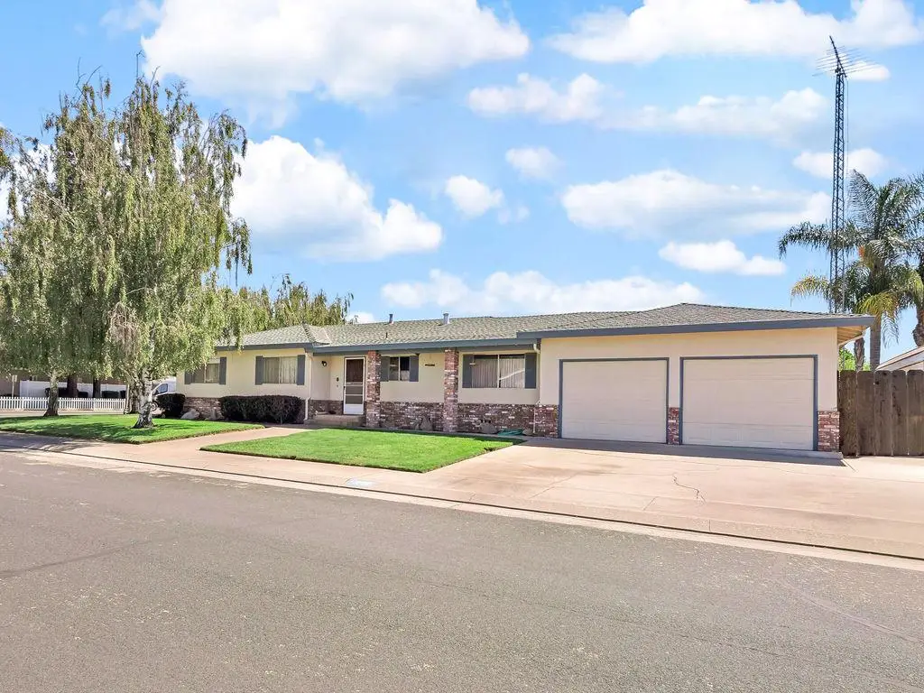 1700 Carignane Way, Escalon, CA 95320 - #1