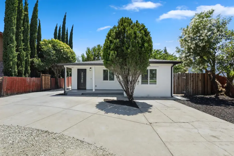 532 E Alpine Avenue, Stockton, CA 95204 - #3