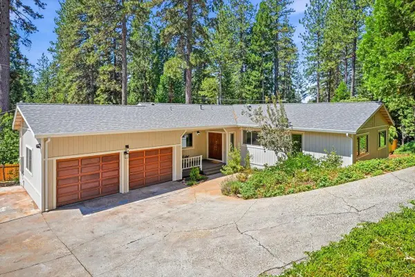 11551 Tree Top Circle, Nevada City, CA 95959
