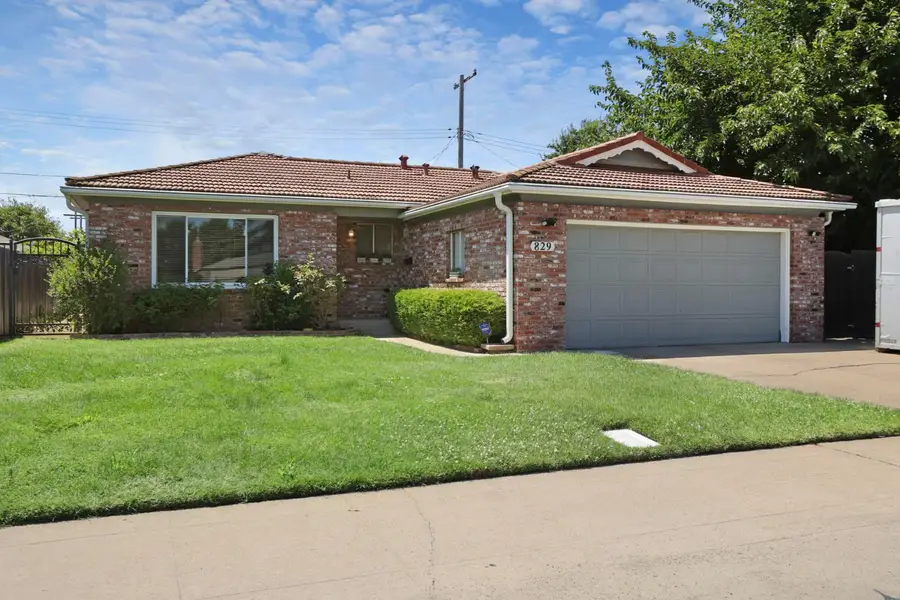 829 S California Street, Lodi, CA 95240 - #2
