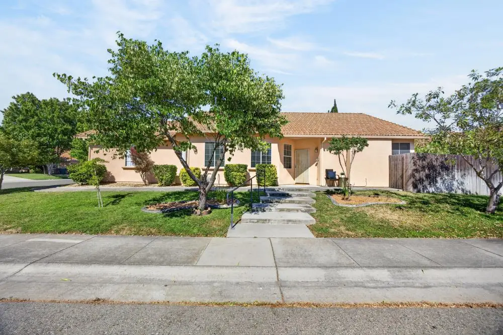 101 Aruba Circle, Sacramento, CA 95823 - #1