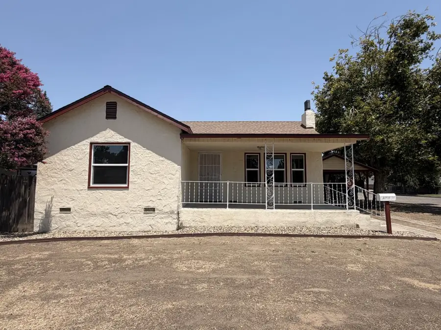 410 N 3rd Street, Chowchilla, CA 93610 - #2