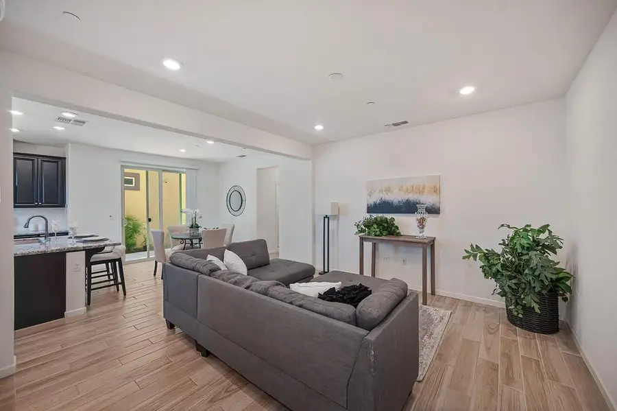 9327 Mystic Lake Aly, Sacramento, CA 95829 - #3