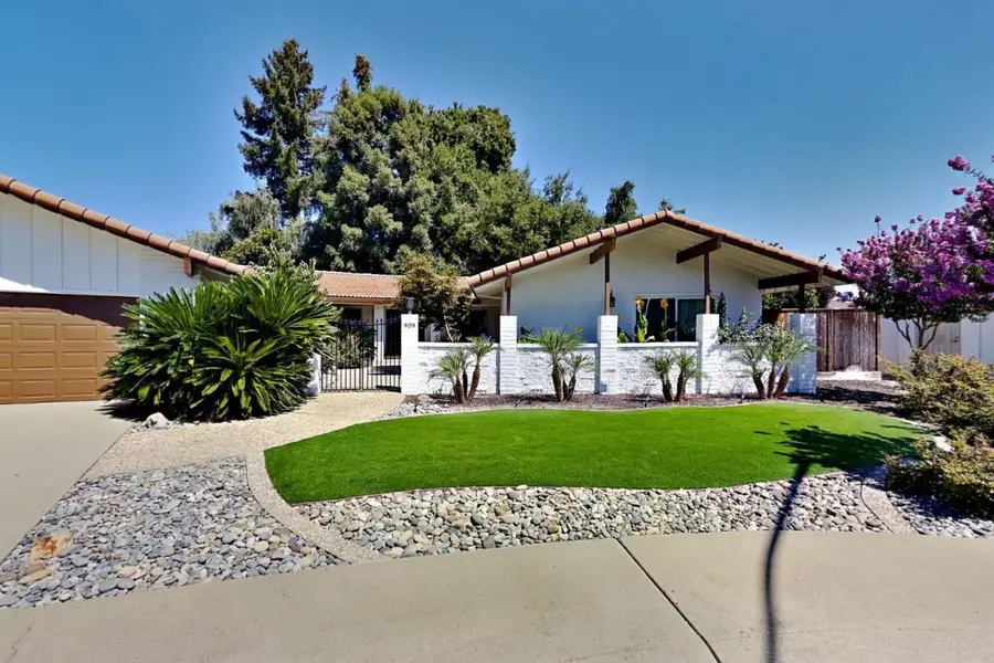 909 Newcastle Court, Modesto, CA 95355 - #2