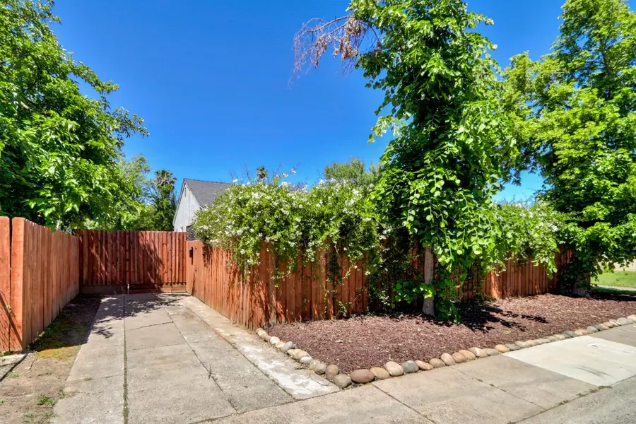 4400 E Nichols Avenue, Sacramento, CA 95820 - #2
