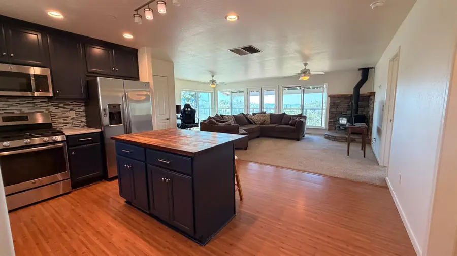 7436 Eagle View Drive, Mountain Ranch, CA 95246 - #2