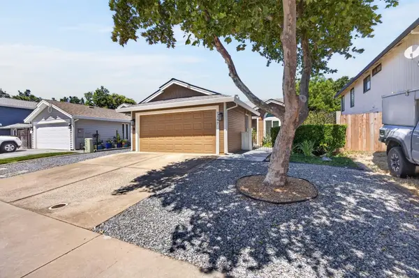 7157 Springmont Drive, Elk Grove, CA 95758