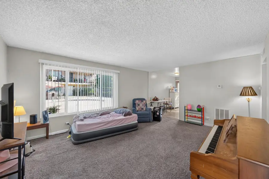 2421 Country Club Boulevard #B6, Stockton, CA 95204 - #3